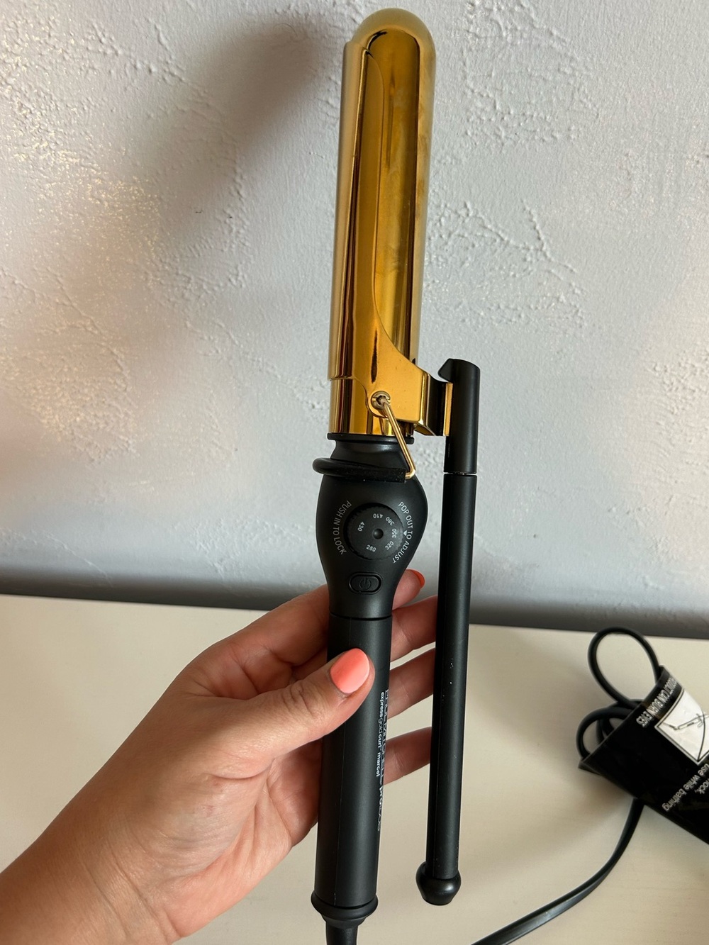 Express Gold Curl Marcel Titanium Curling Iron - Picture 3 of 5